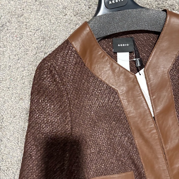 AKRIS NEW GATE Wool Blend Structured Tweed Jacket Lamb Leather Trim 14 $3,990.00 - Picture 6 of 16